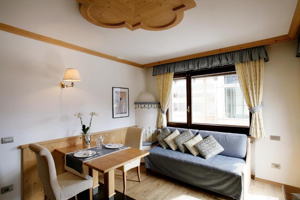 Parkhotel Ladinia San Vito di Cadore Rum bild